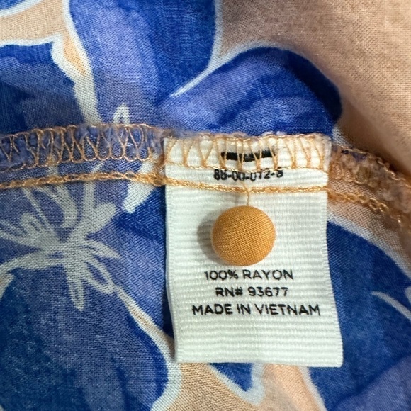 STYLUS brand Coral and Blue Floral Top, EUC! - Picture 5 of 5